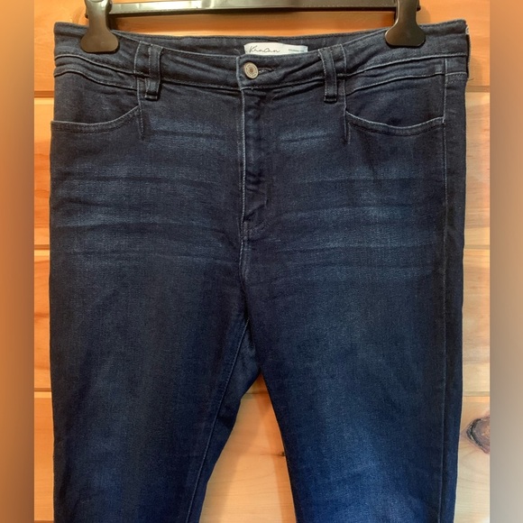 Women’s dark wash Kancan made for Maurice’s stretchy and soft jeans size 31. - Picture 2 of 14